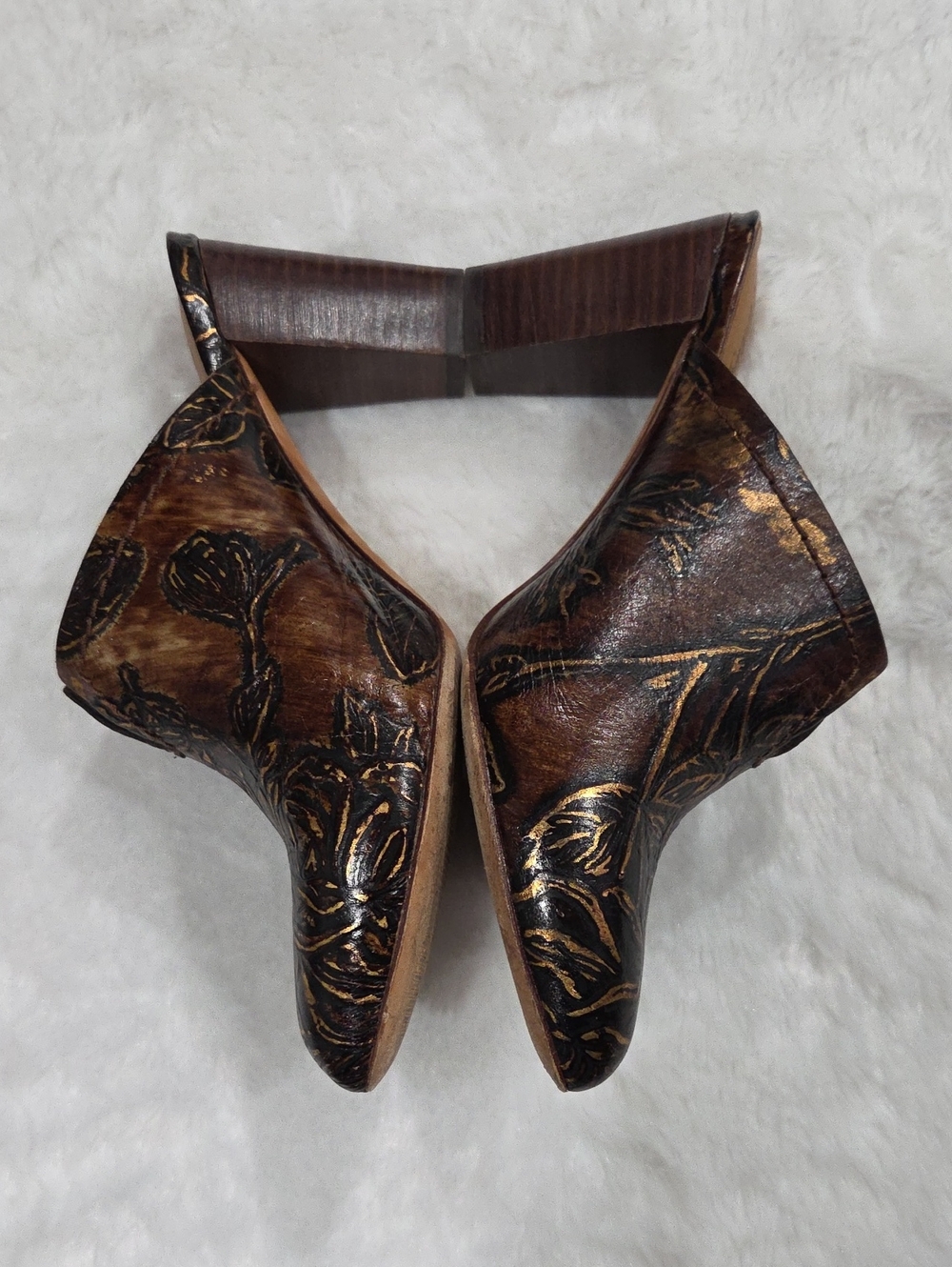 Patricia Nash Ruffina Floral Embossed Pointed Toe Mules - Picture 3 of 5